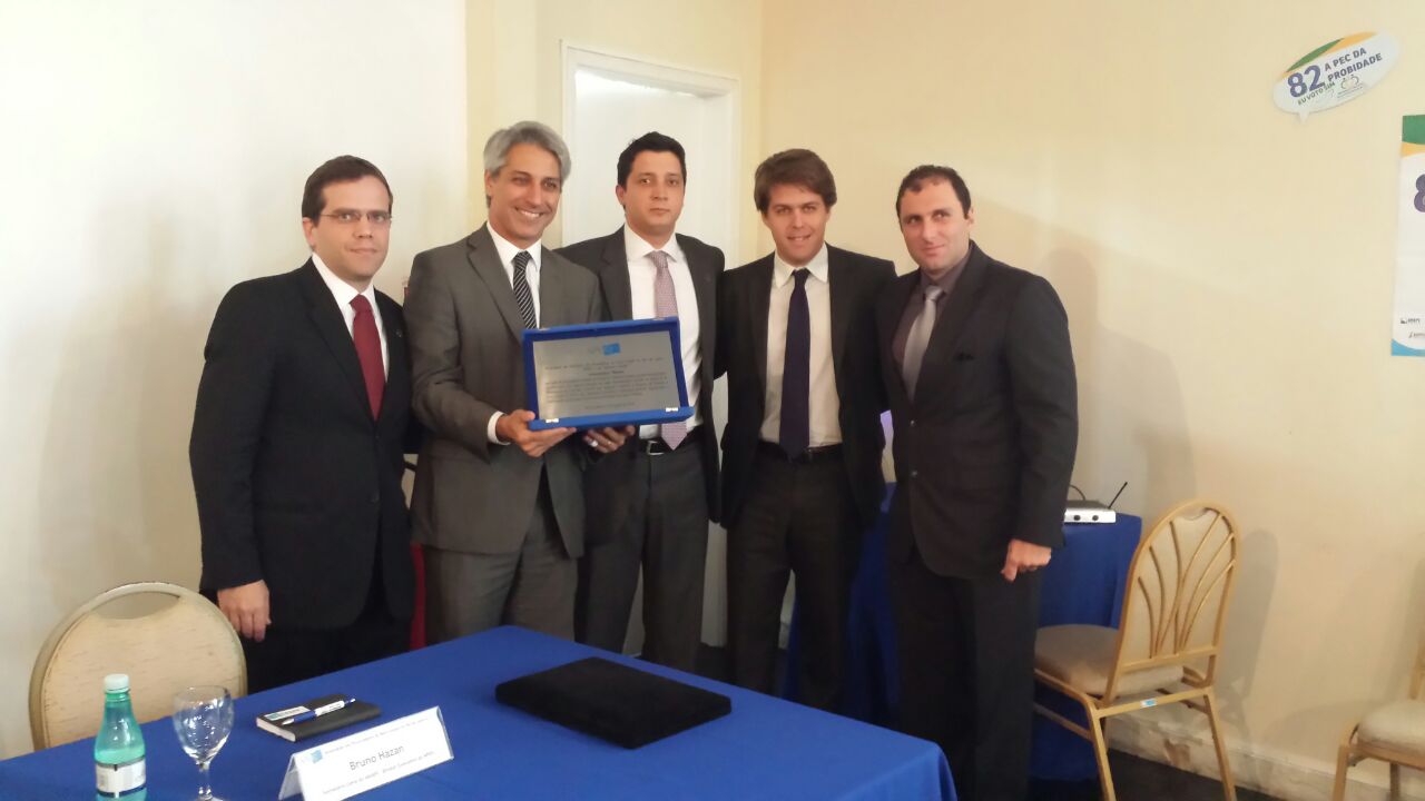 direçao aperj entrega placa a molon