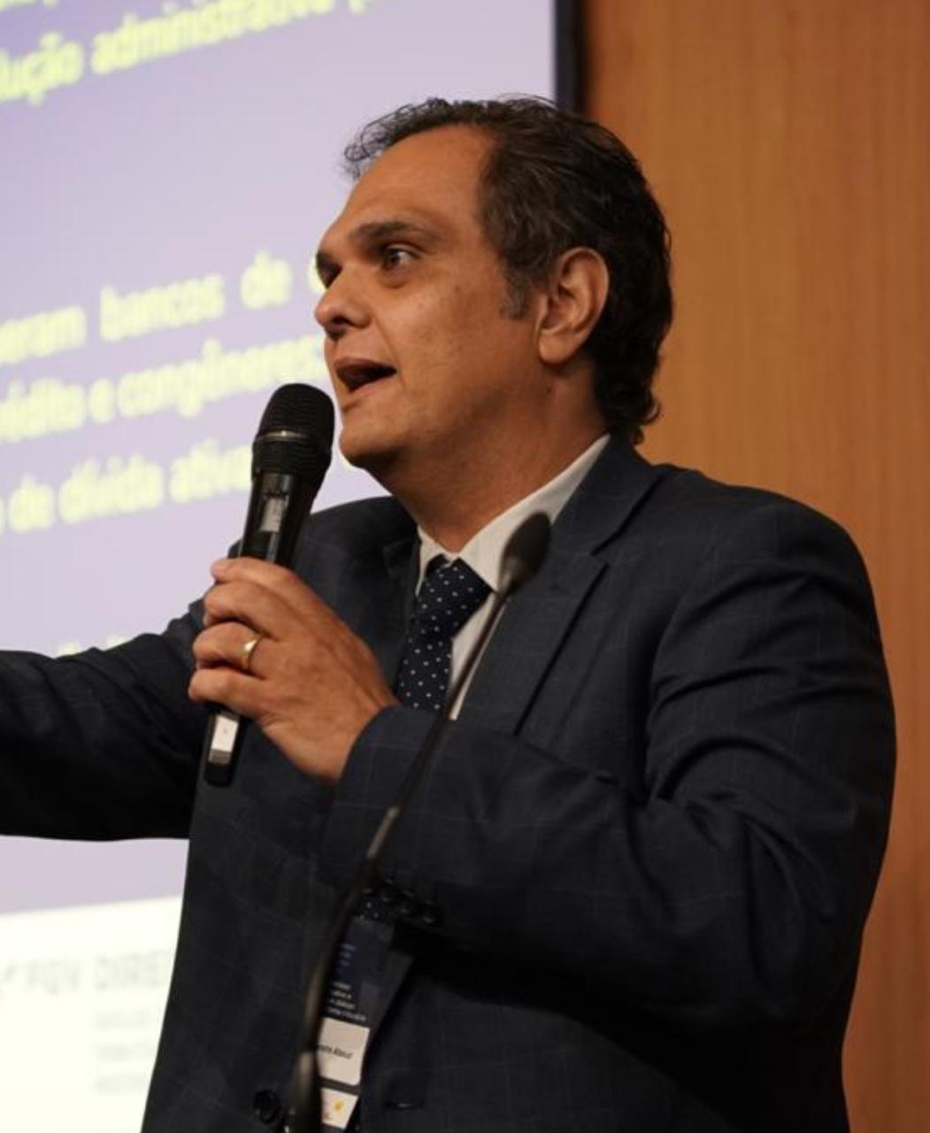 Dr. Alexandre Aboud