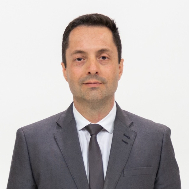 Dr. André Parmo Folloni