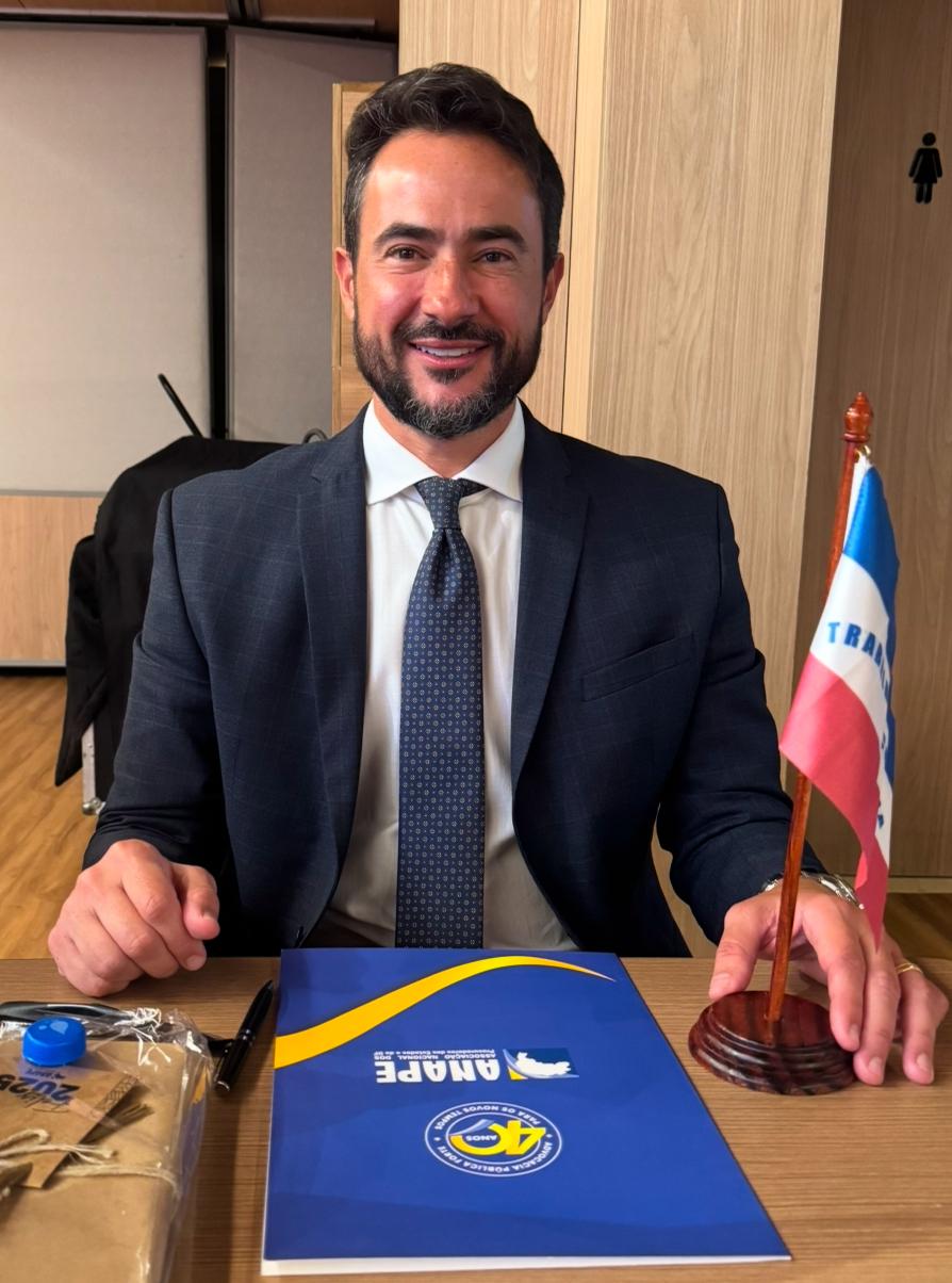 Dr. Gustavo Sipolatti